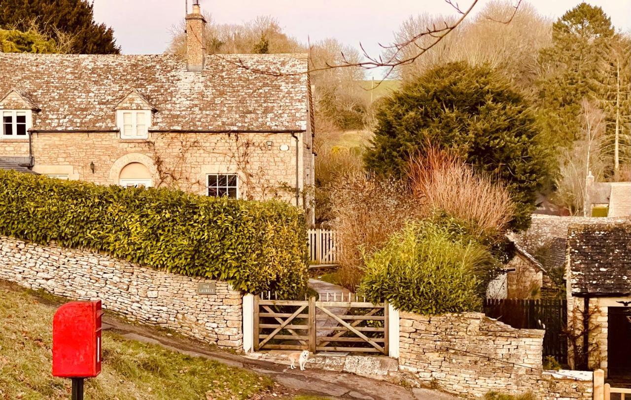 The Old Post Office Studio Apartment In A Beautiful Cotswold Village Cirencester Bagian luar foto
