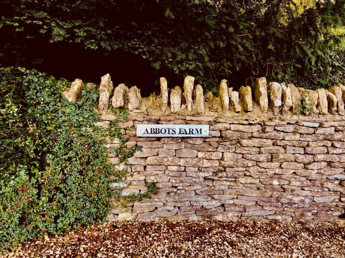 The Old Post Office Studio Apartment In A Beautiful Cotswold Village Cirencester Bagian luar foto