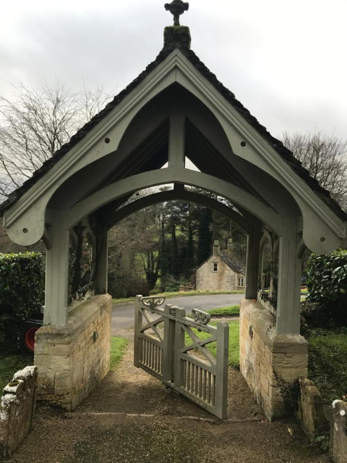 The Old Post Office Studio Apartment In A Beautiful Cotswold Village Cirencester Bagian luar foto