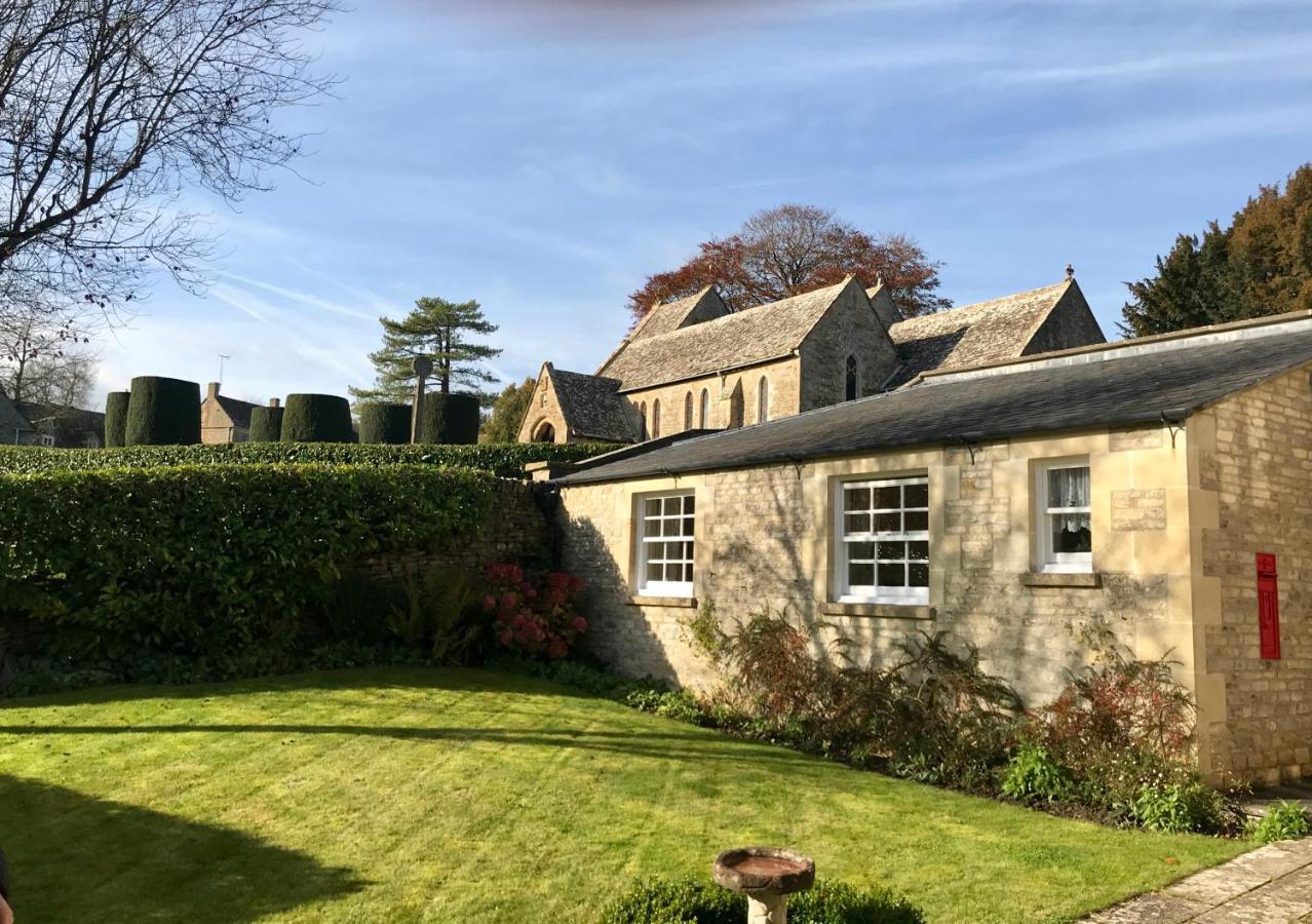 The Old Post Office Studio Apartment In A Beautiful Cotswold Village Cirencester Bagian luar foto